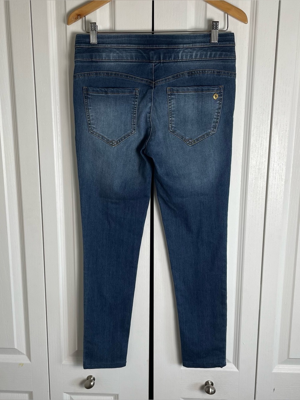 Democracy Ab Solution Pull On Glider Ankle Jeans Women’s 2 Blue Medium Wash - Picture 5 of 11